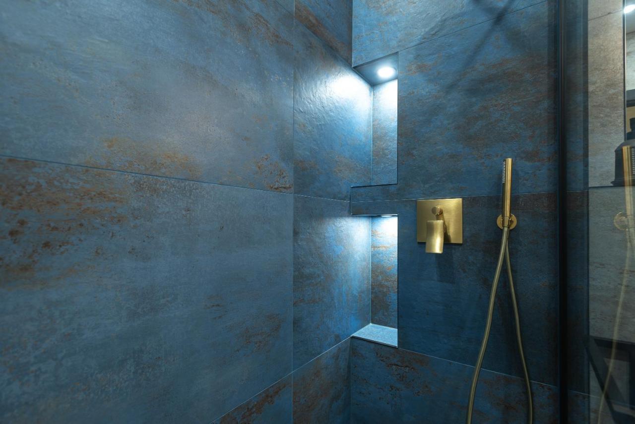 Blue Moon Apartment *